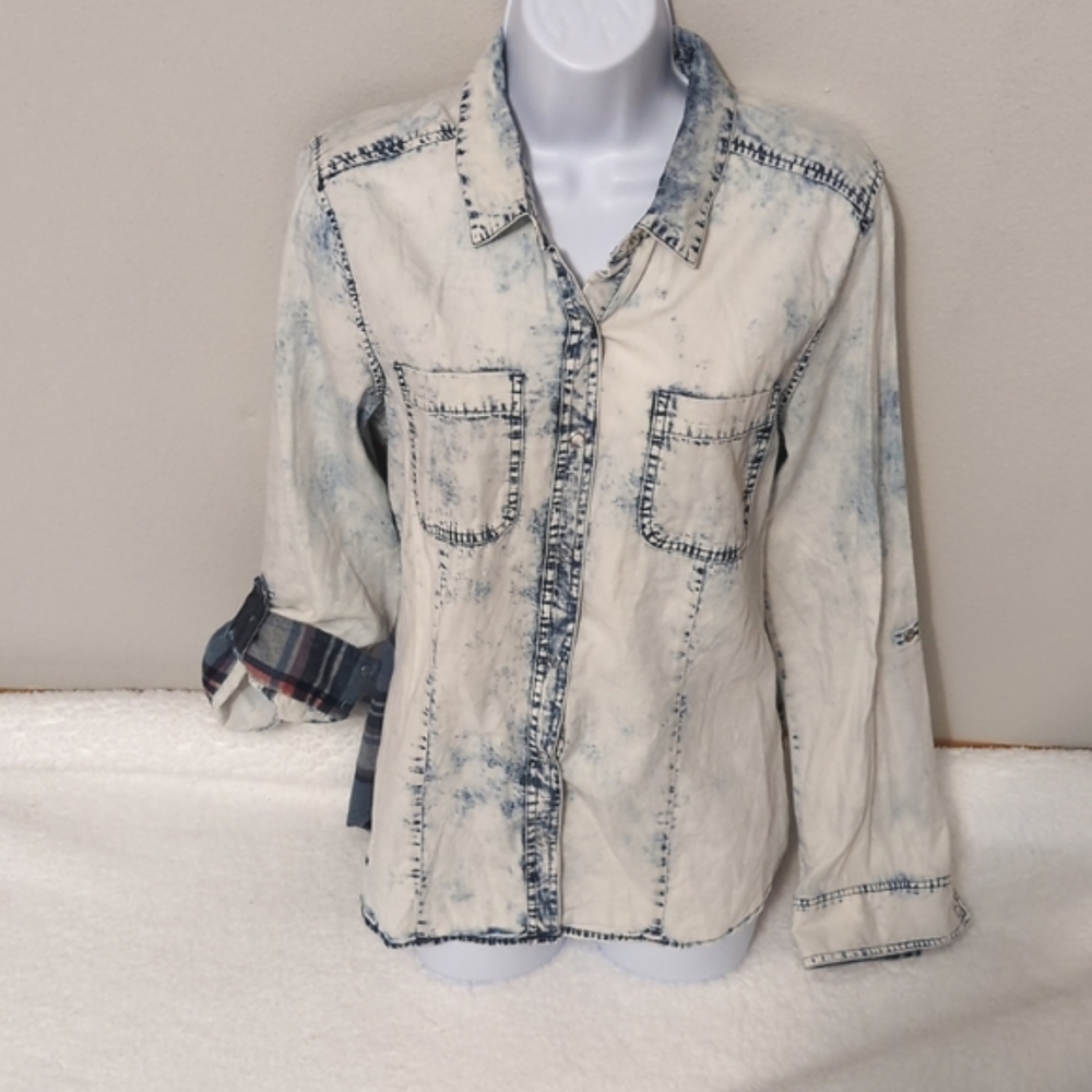 Acid Washed Denium Front Plaid Back Snap Top Size Large